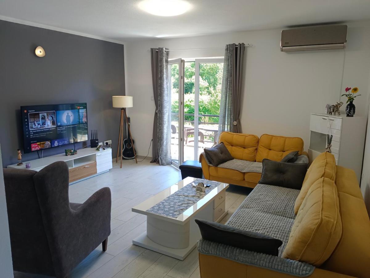 Apartman Irvas 콜라신 외부 사진